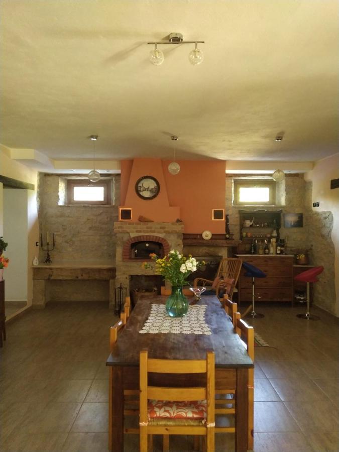 B&B Casale Giovannozzi Асколи Пичено Екстериор снимка
